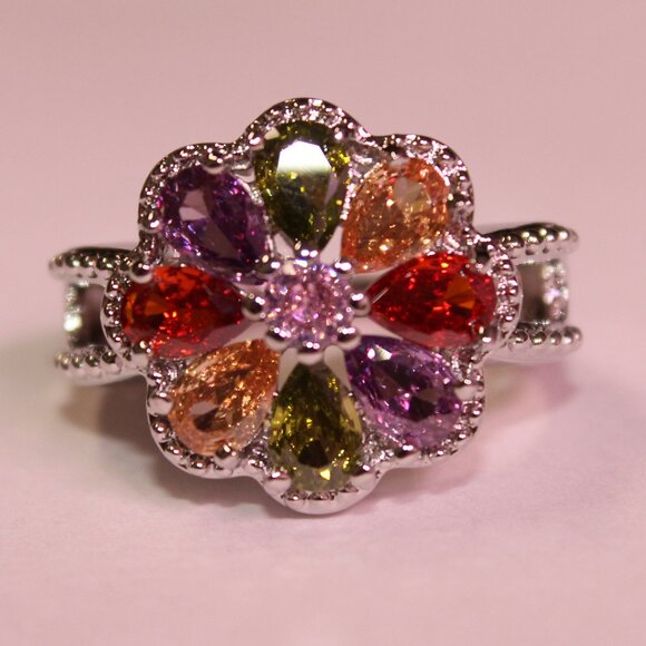 FLORAL GEMSTONE RING - Picture 14 of 15